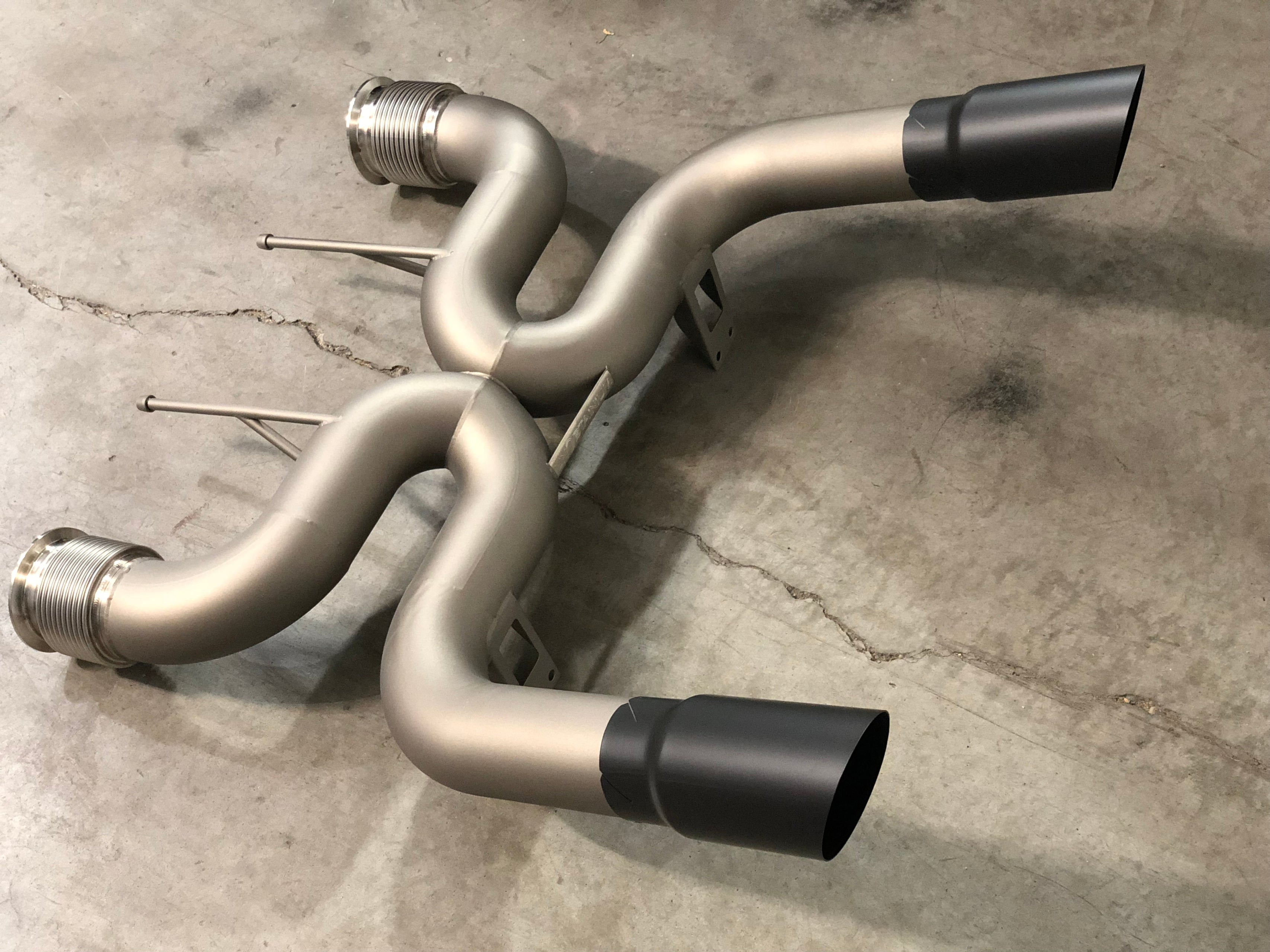 McLaren 720S: Titanium, Inconel or Stainless X-Pipe Exhaust